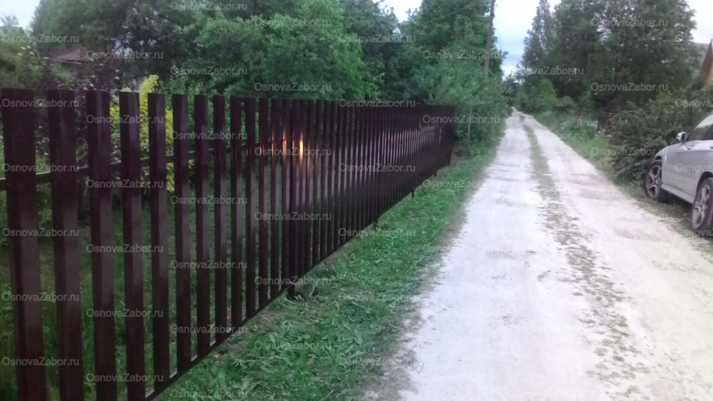 Забор из евроштакетника, одностороннний, в порошковом покрытии