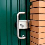 Замки и фурнитура для ворот и калиток