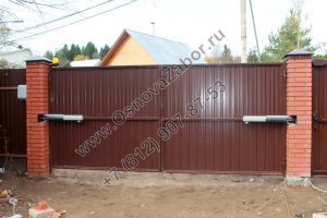 Ворота распашные с автоматикой электромеханический замок на калитку фото