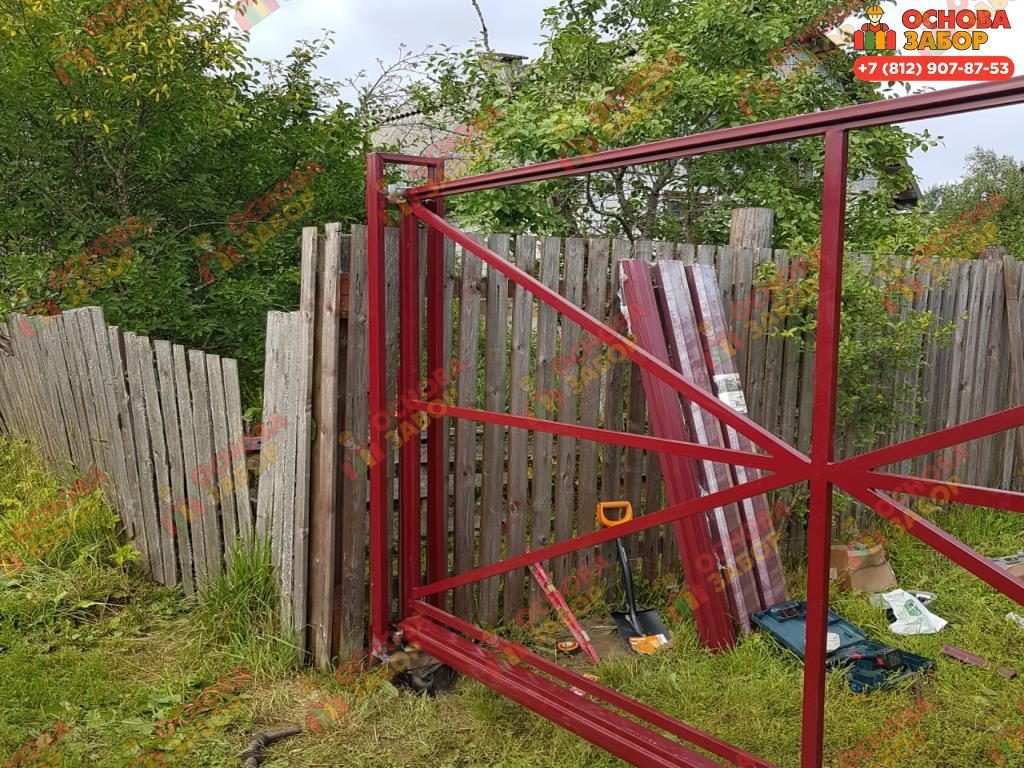 Откатные ворота со встроенной калиткой из штакетника в Санкт Петербурге фото  OsnovaZaborru