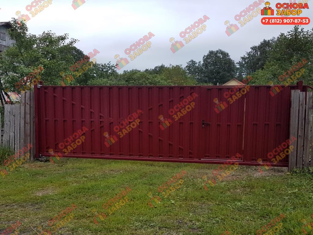 Откатные ворота со встроенной калиткой из штакетника в Санкт Петербурге фото  OsnovaZaborru
