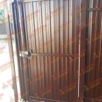 Забор из фигурного профнастила с откатными воротами Ропша