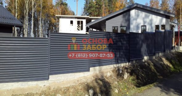 забор жалюзи на ленточном фундаменте фото  OsnovaZaborru