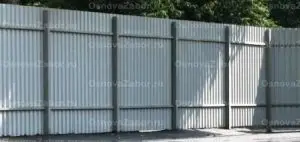 zabor na metalichecheskix stolbax  