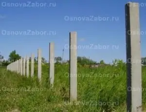 Бетонные столбы для забора установка своими руками фото 2025 OsnovaZaborru Установленные бетонные столбы для забора