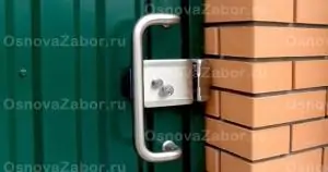 электромеханический замок на калитку фото 2025 OsnovaZaborru электромеханический замок на калитку