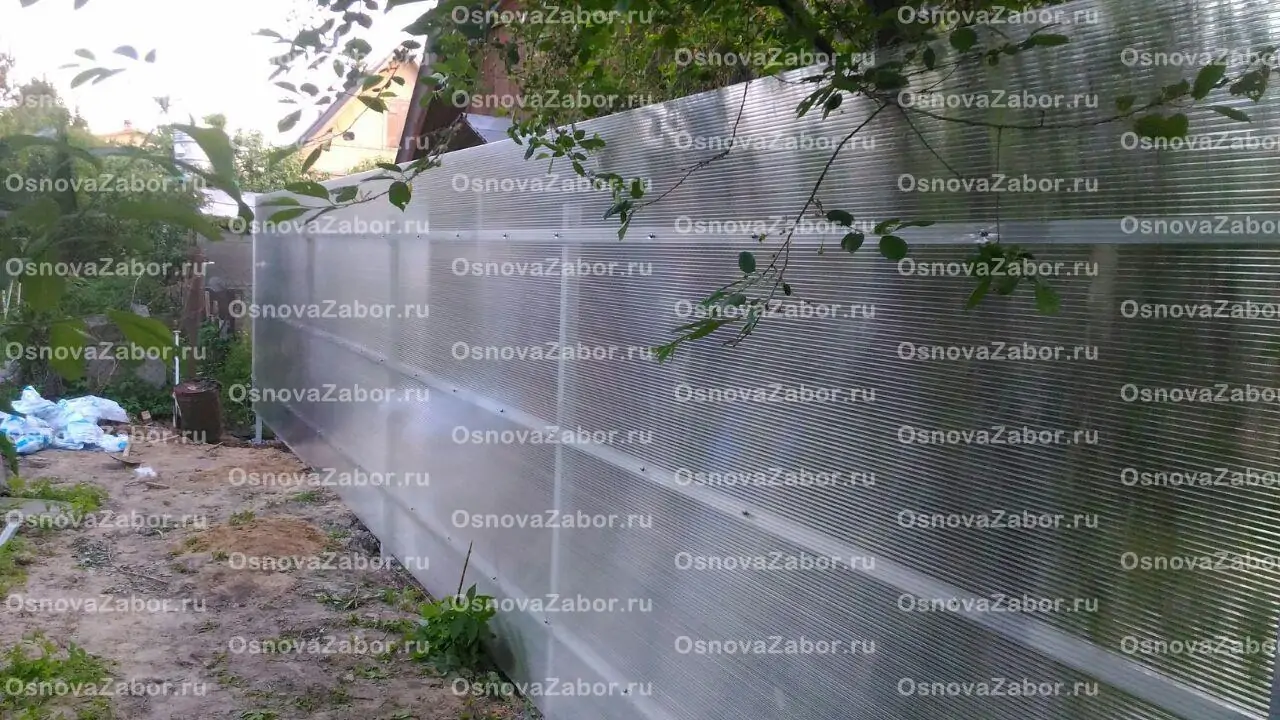 Забор из поликарбоната установка СНТ Пороги