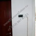 Ворота распашные с автоматикой электромеханический замок на калитку фото