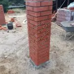 Кирпичные столбы для забора и воротной группы