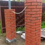 Кирпичные столбы для забора и воротной группы