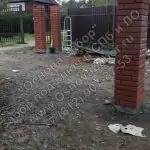 Кирпичные столбы для забора и воротной группы
