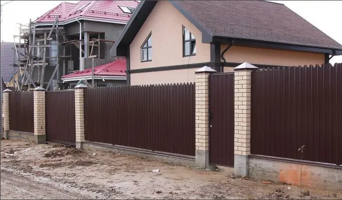 Забор на ленточном фундаменте Ломоносов