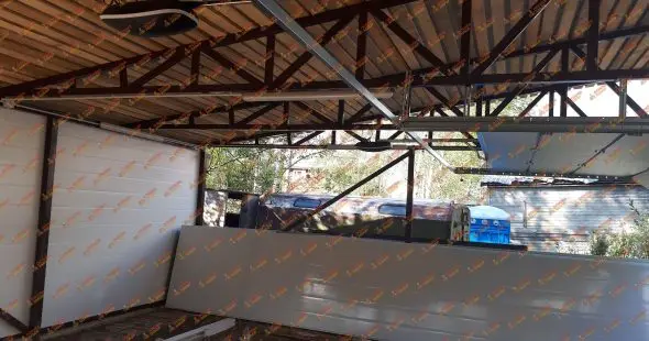 Гараж из сэндвич панелей на три автомобиля Юкки  фото  OsnovaZaborru